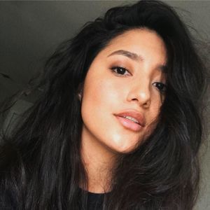 Meet your Posher, Alicia